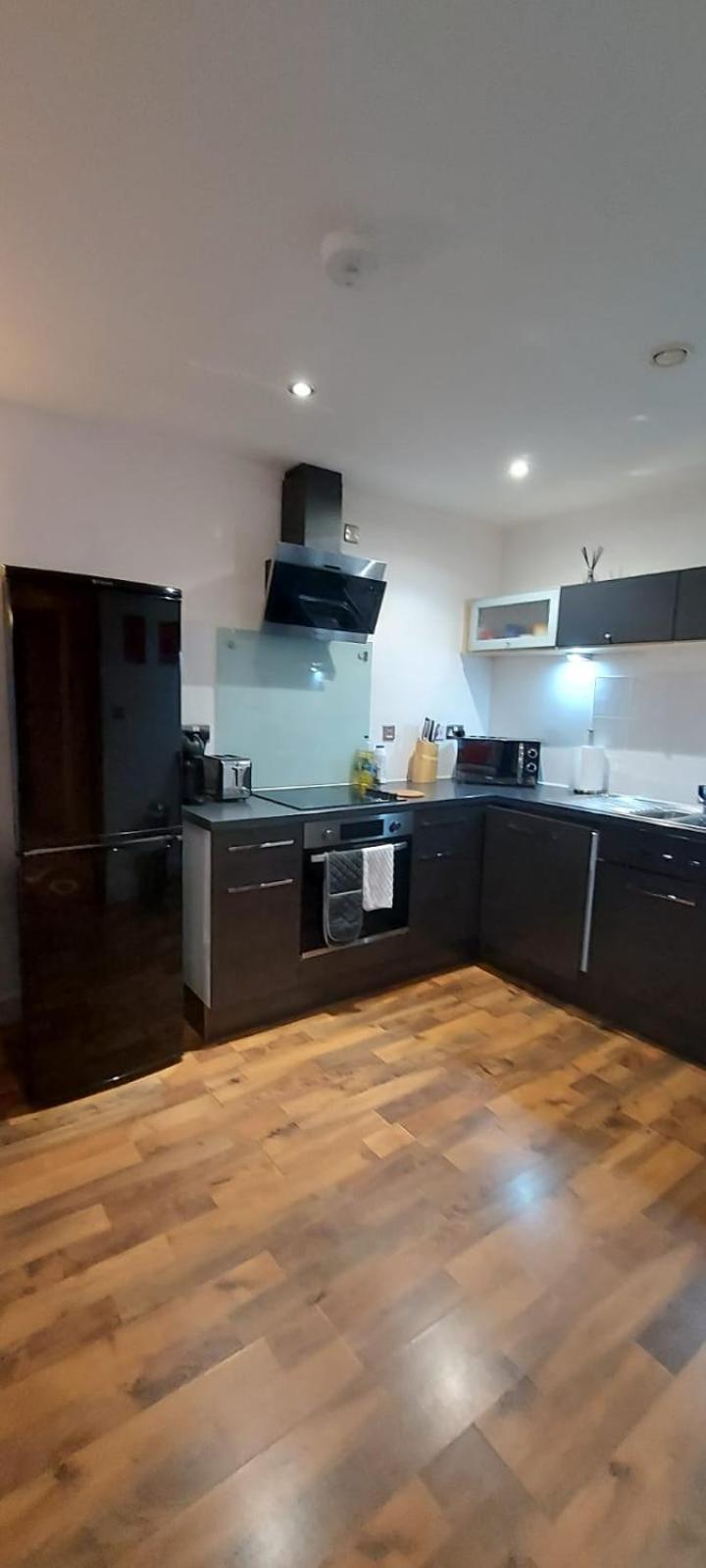 City Apartment In Great Location With A Balcony & Parking Possible - West One Шефилд Экстерьер фото