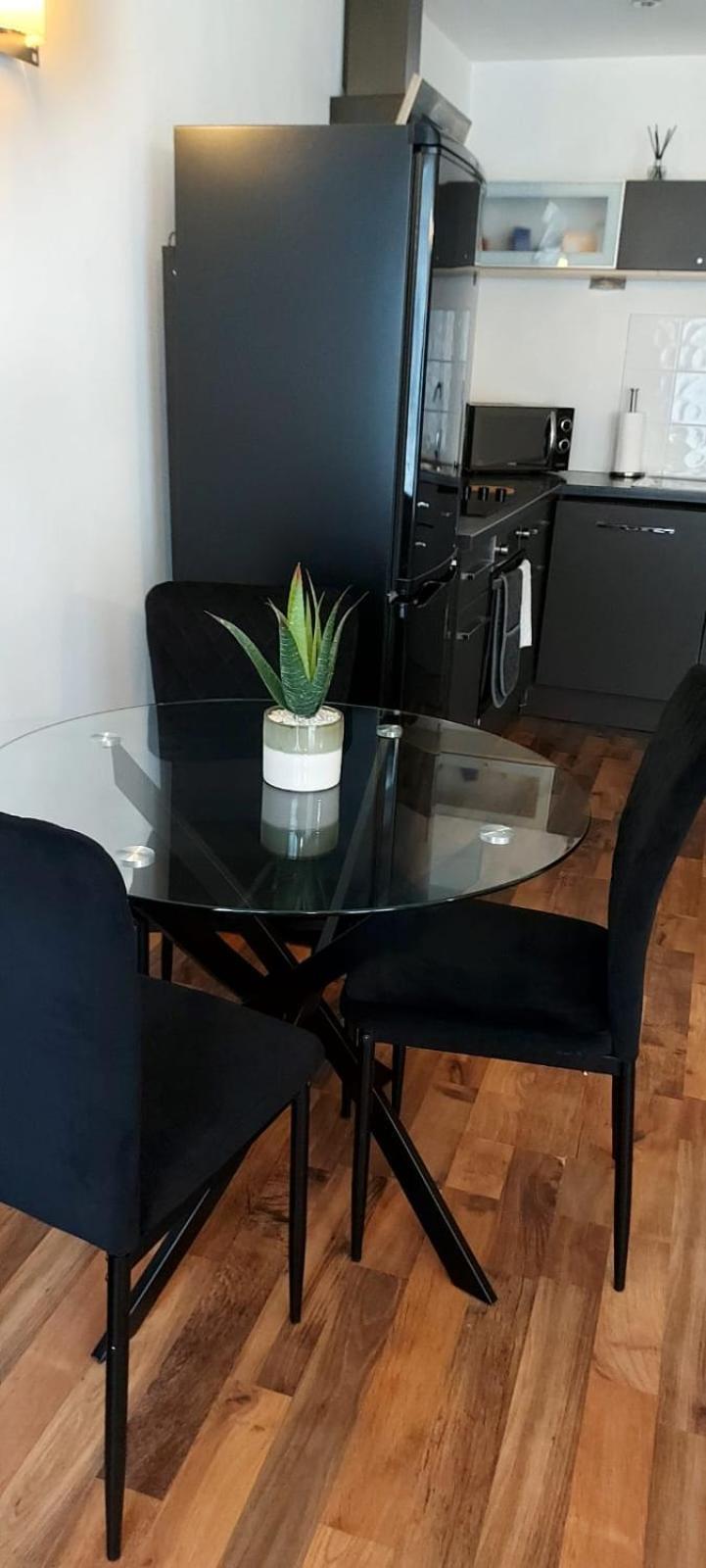 City Apartment In Great Location With A Balcony & Parking Possible - West One Шефилд Экстерьер фото