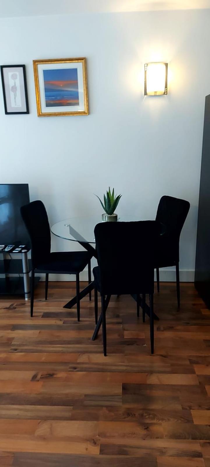 City Apartment In Great Location With A Balcony & Parking Possible - West One Шефилд Экстерьер фото